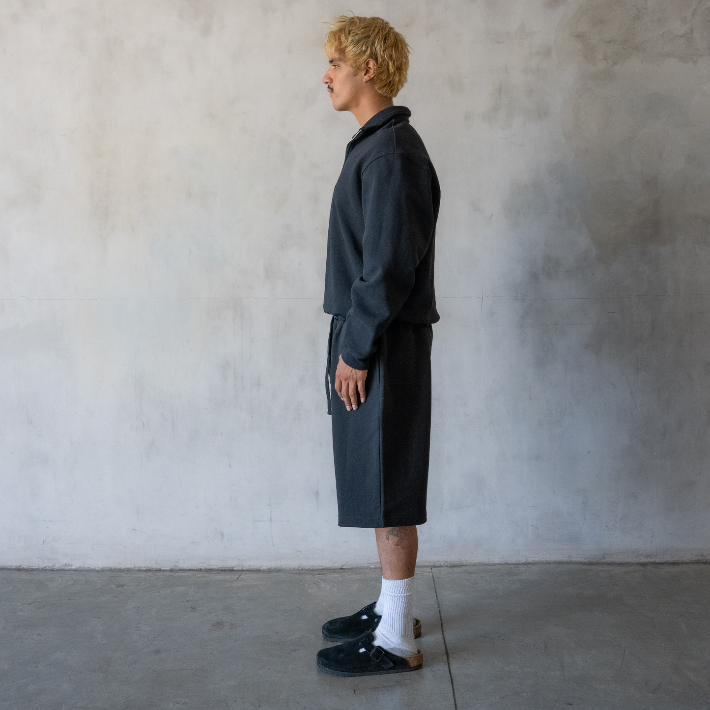 600 GSM 'Black' Quarter Zip Sweatshirt