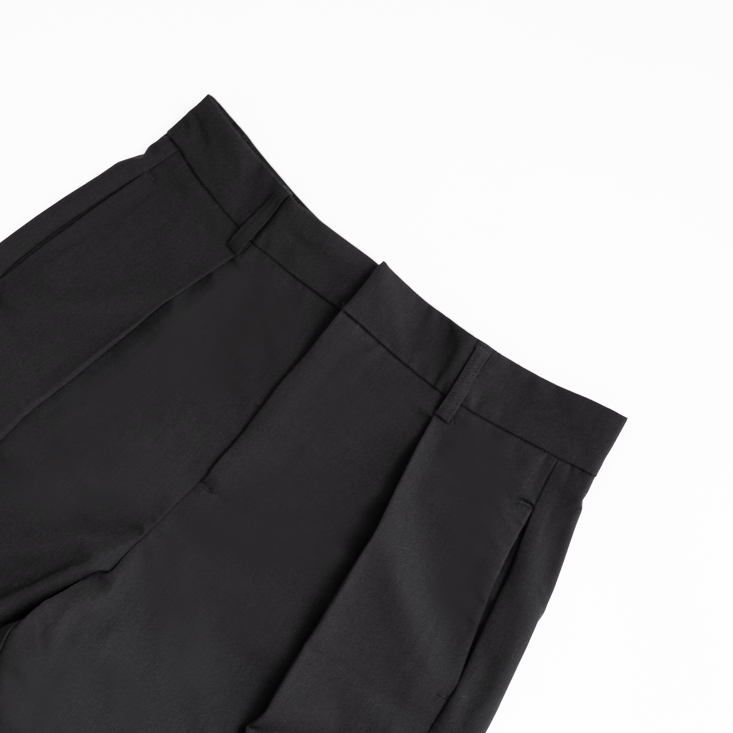 'Kuro' Pleated Trousers