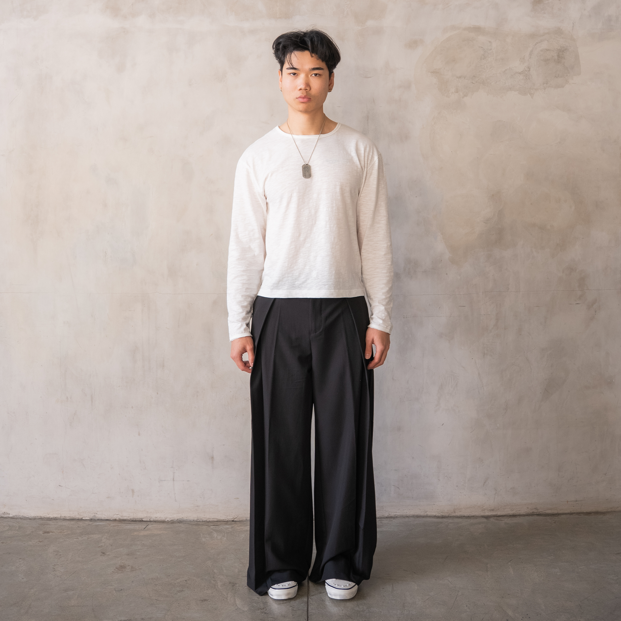 'Kuro' Pleated Trousers